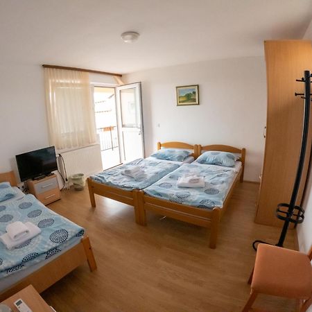 Prenociste Dzinic Hotel Жупаня Екстериор снимка