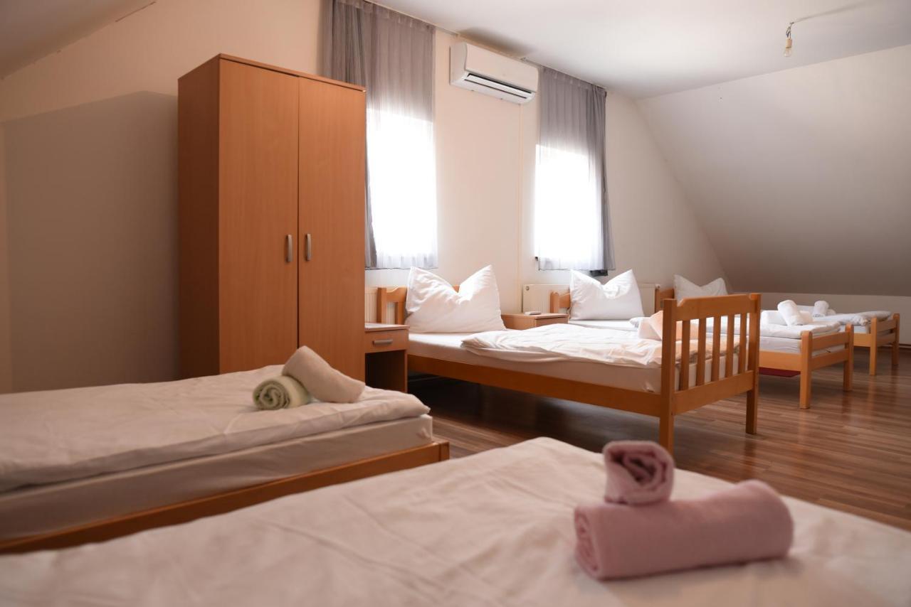Prenociste Dzinic Hotel Жупаня Екстериор снимка